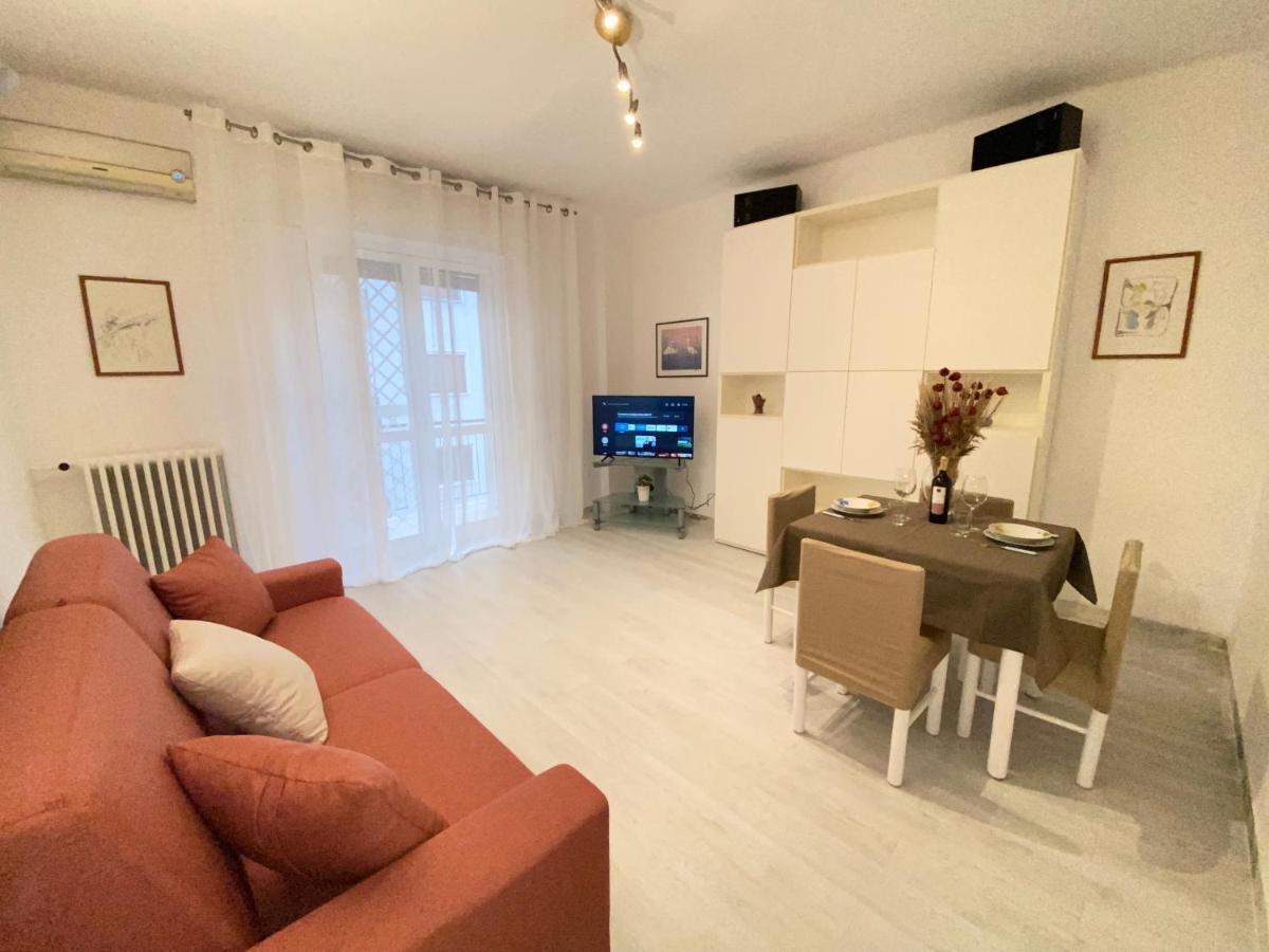 Dimora De Amicis 88 Apartment Bari Luaran gambar