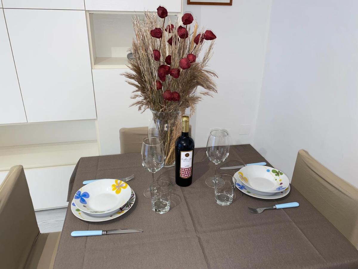 Dimora De Amicis 88 Apartment Bari Luaran gambar