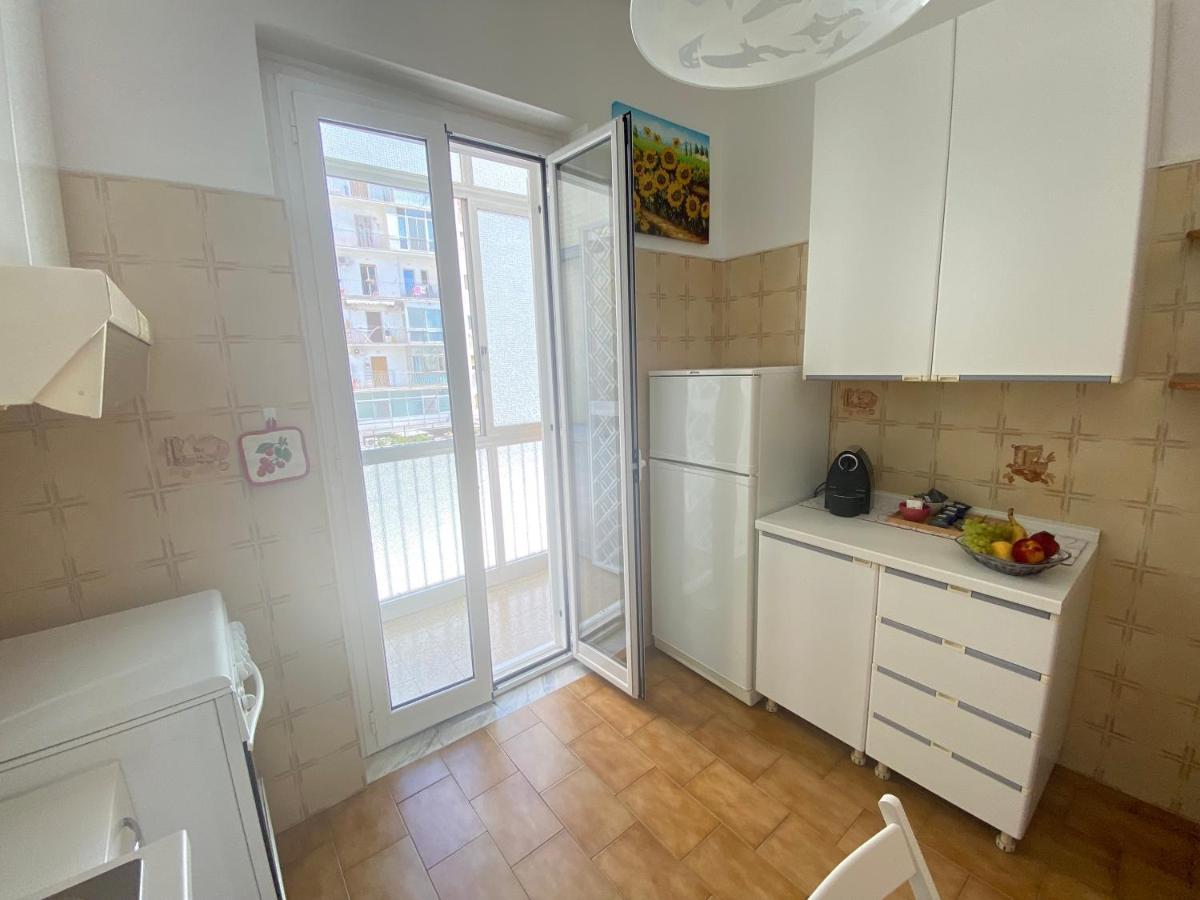 Dimora De Amicis 88 Apartment Bari Luaran gambar