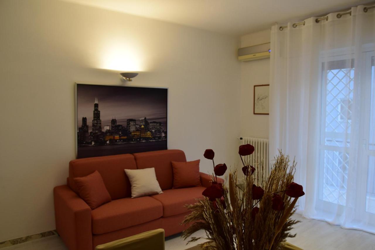 Dimora De Amicis 88 Apartment Bari Luaran gambar