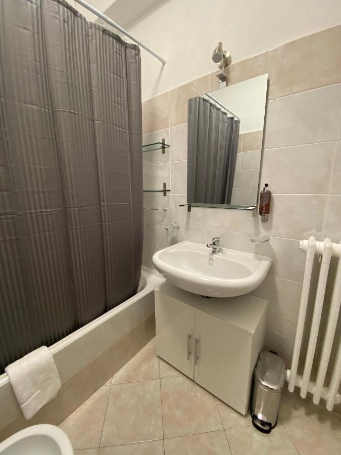 Dimora De Amicis 88 Apartment Bari Luaran gambar