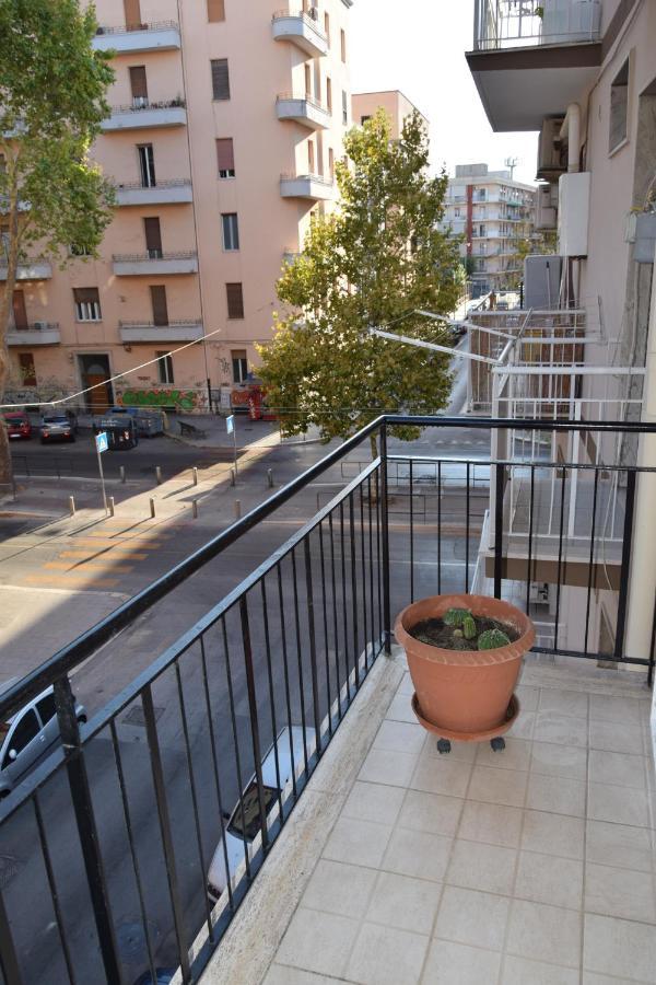 Dimora De Amicis 88 Apartment Bari Luaran gambar