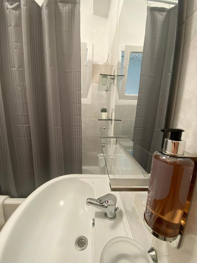 Dimora De Amicis 88 Apartment Bari Luaran gambar
